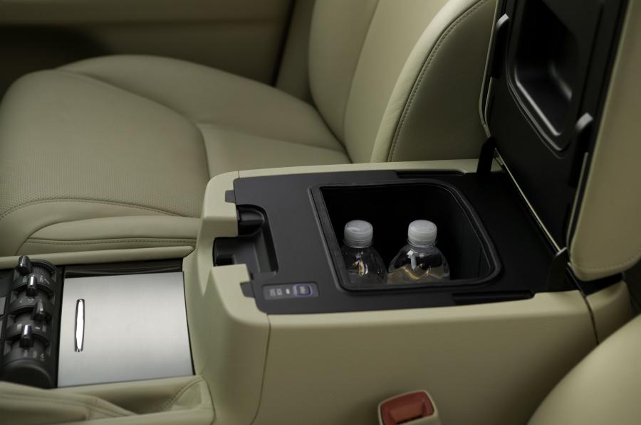  Lexus LX570 2008 года  (фото 78 из 221)